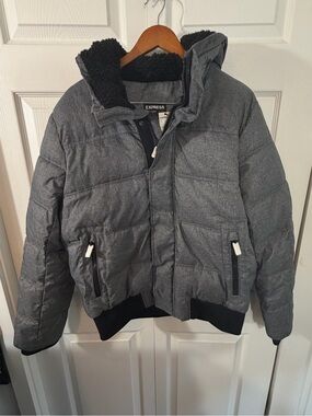 Express Men’s Gray Water Resistant Hooded Puffer Jacket Sherpa Lined L NWT